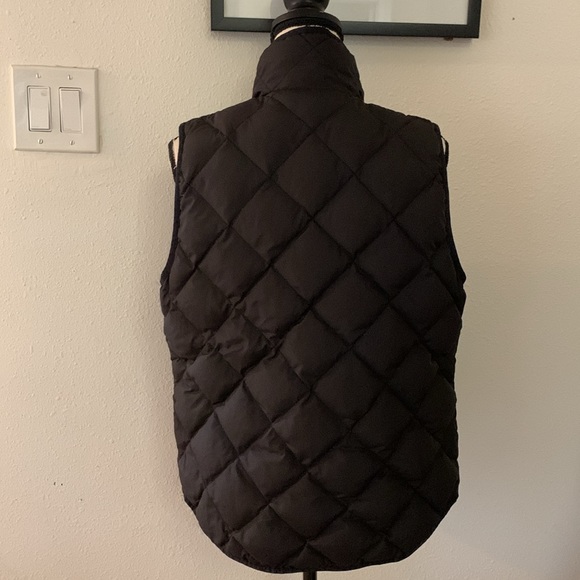 J. CREW Quilted Down Excursion Vest size M - Picture 4 of 11
